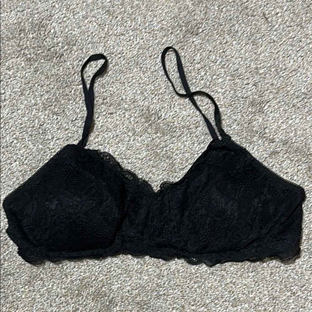 Free Press Black Lace No Underwire Lined Adjustable Straps Bralette
